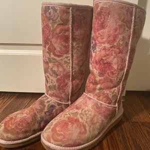 *RARE* UGG Classic Tall Romantic Size 9